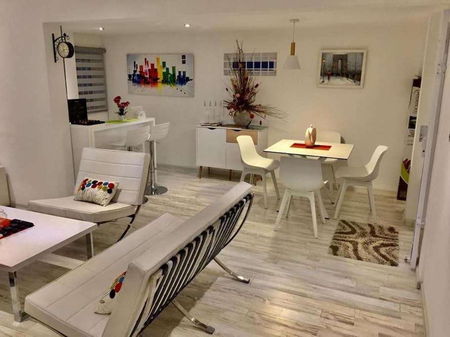 Lovely Two Bedrooms Apartment. Flic-en-Flacq Esterno foto